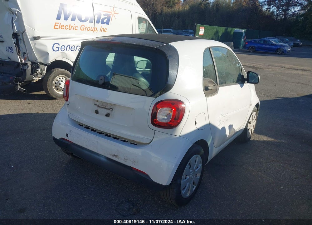 2017 SMART FORTWO VIN: WMEFJ5DA4HK168684