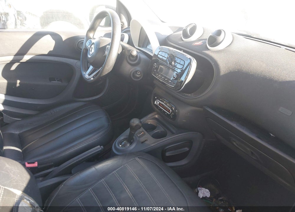 2017 SMART FORTWO VIN: WMEFJ5DA4HK168684