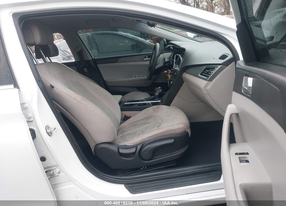 2016 HYUNDAI SONATA SE VIN: 5NPE24AF2GH300341