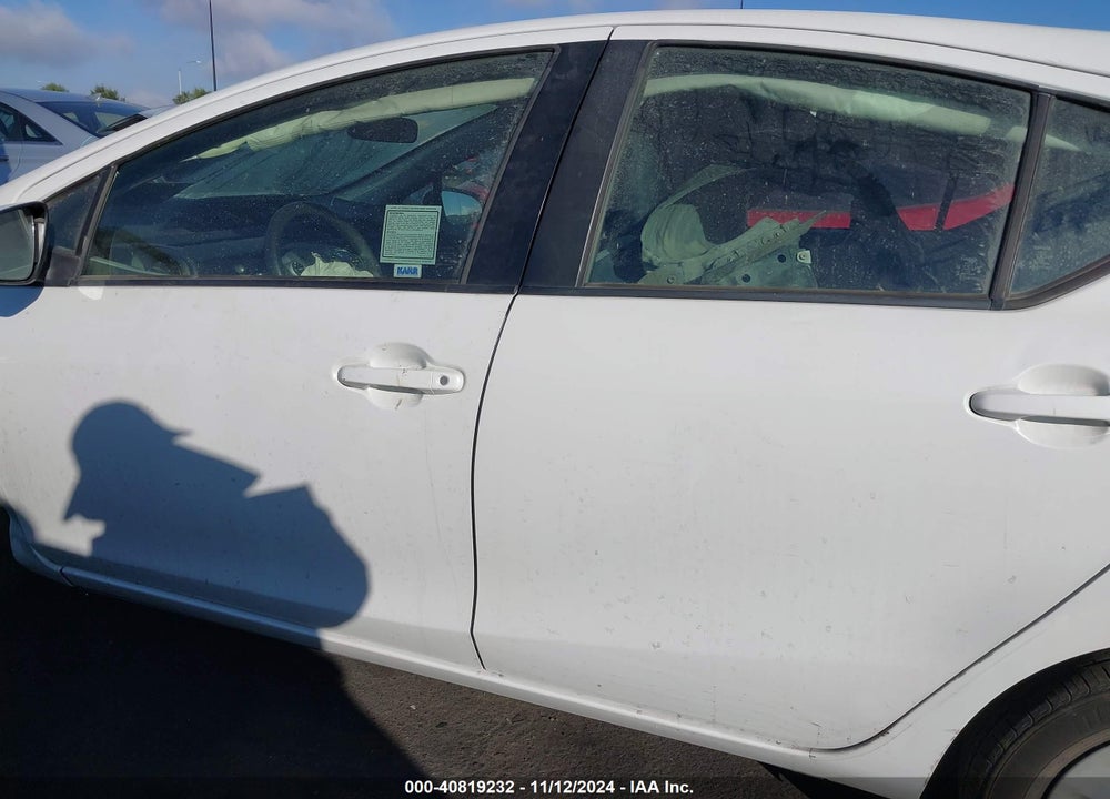 2014 TOYOTA PRIUS C ONE VIN: JTDKDTB37E1574585