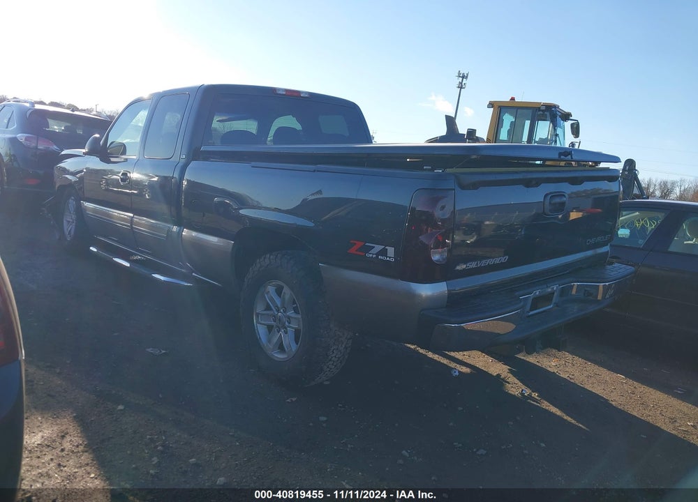 2003 CHEVROLET SILVERADO 1500 LS VIN: 2GCEK19T231175216