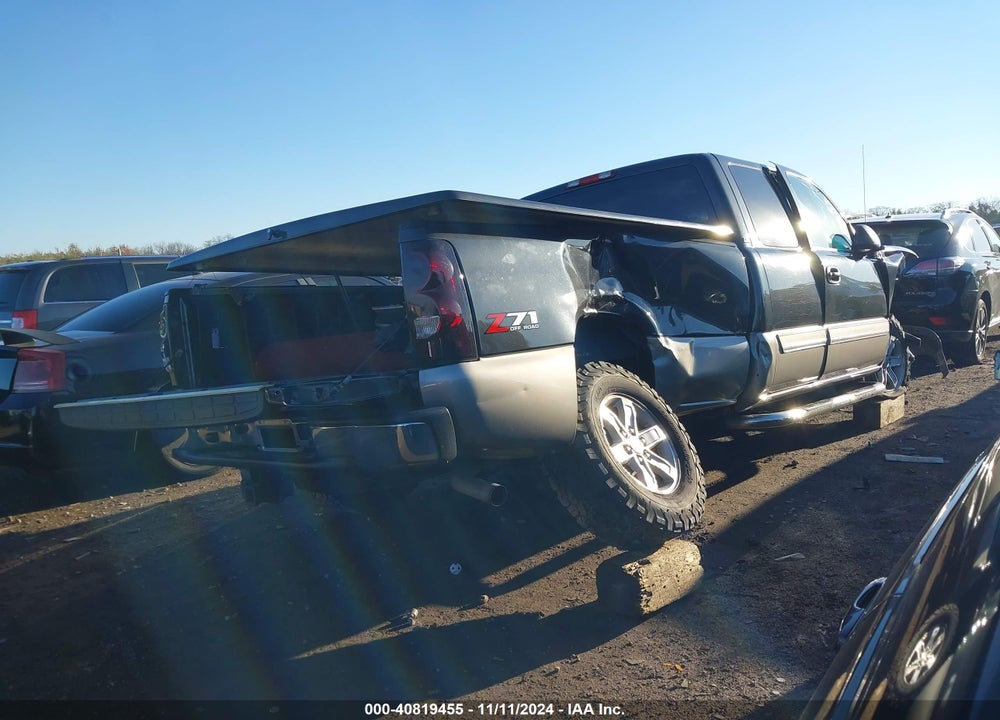 2003 CHEVROLET SILVERADO 1500 LS VIN: 2GCEK19T231175216