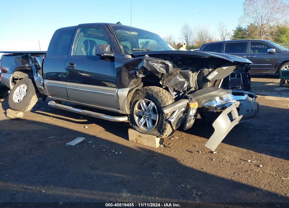 2003 CHEVROLET SILVERADO 1500 LS VIN: 2GCEK19T231175216