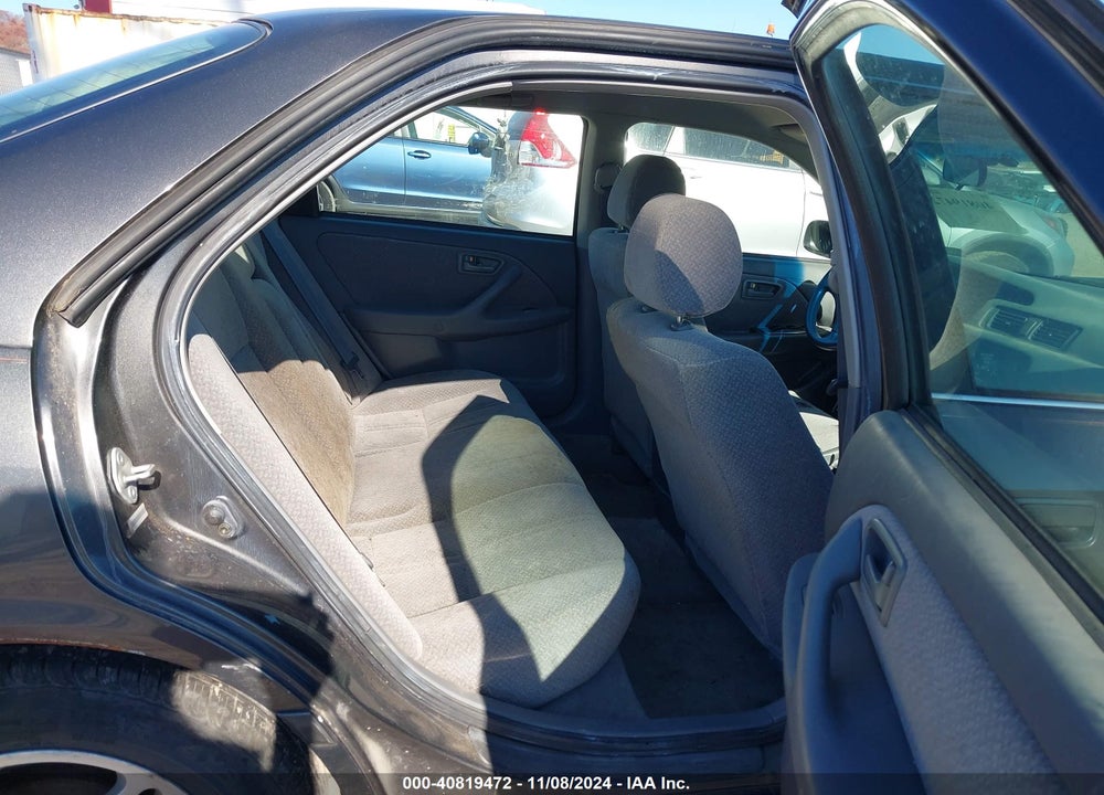 2000 TOYOTA CAMRY LE VIN: 4T1BG28K0YU992839