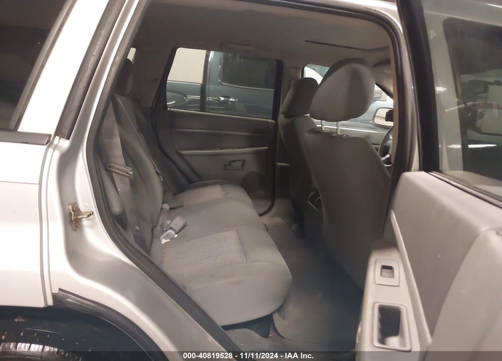 2007 JEEP GRAND CHEROKEE LAREDO VIN: 1J8GR48K07C610581
