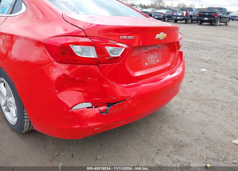 2017 CHEVROLET CRUZE LT AUTO VIN: 1G1BE5SM7H7110272