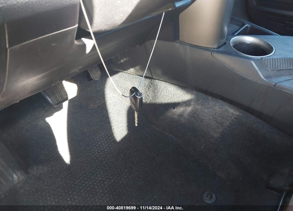 2015 TOYOTA RAV4 XLE VIN: 2T3WFREV9FW226589