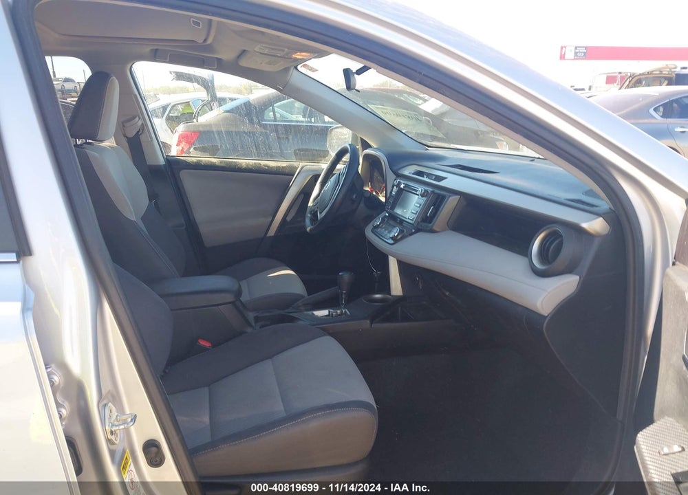 2015 TOYOTA RAV4 XLE VIN: 2T3WFREV9FW226589