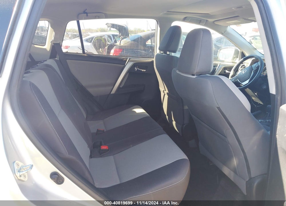 2015 TOYOTA RAV4 XLE VIN: 2T3WFREV9FW226589