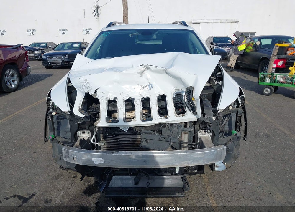 2017 JEEP CHEROKEE SPORT FWD VIN: 1C4PJLAB8HW561729