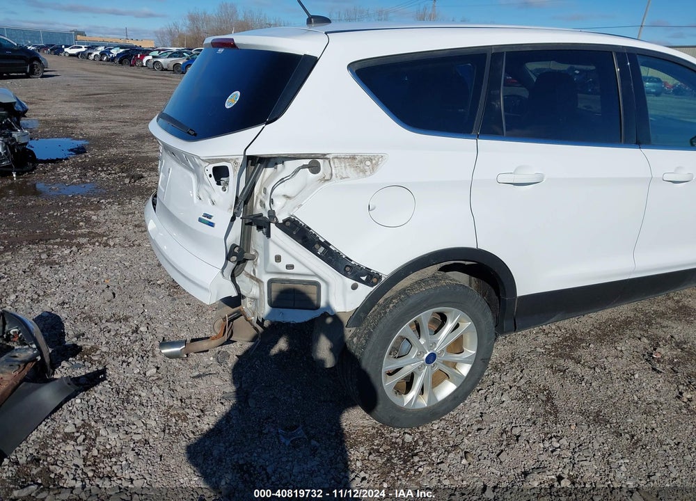 2017 FORD ESCAPE SE VIN: 1FMCU9GD8HUB05769