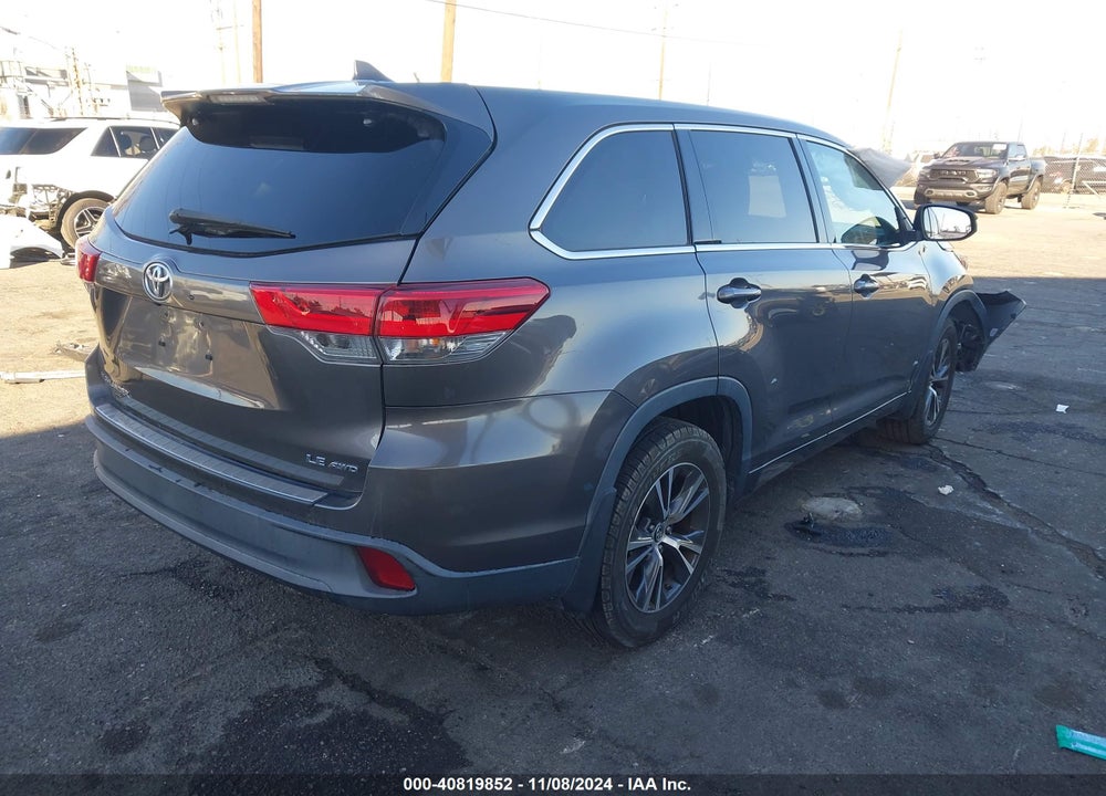 2017 TOYOTA HIGHLANDER LE PLUS VIN: 5TDBZRFH6HS474107