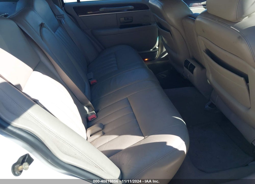 2005 LINCOLN TOWN CAR SIGNATURE VIN: 1LNHM81W85Y651129