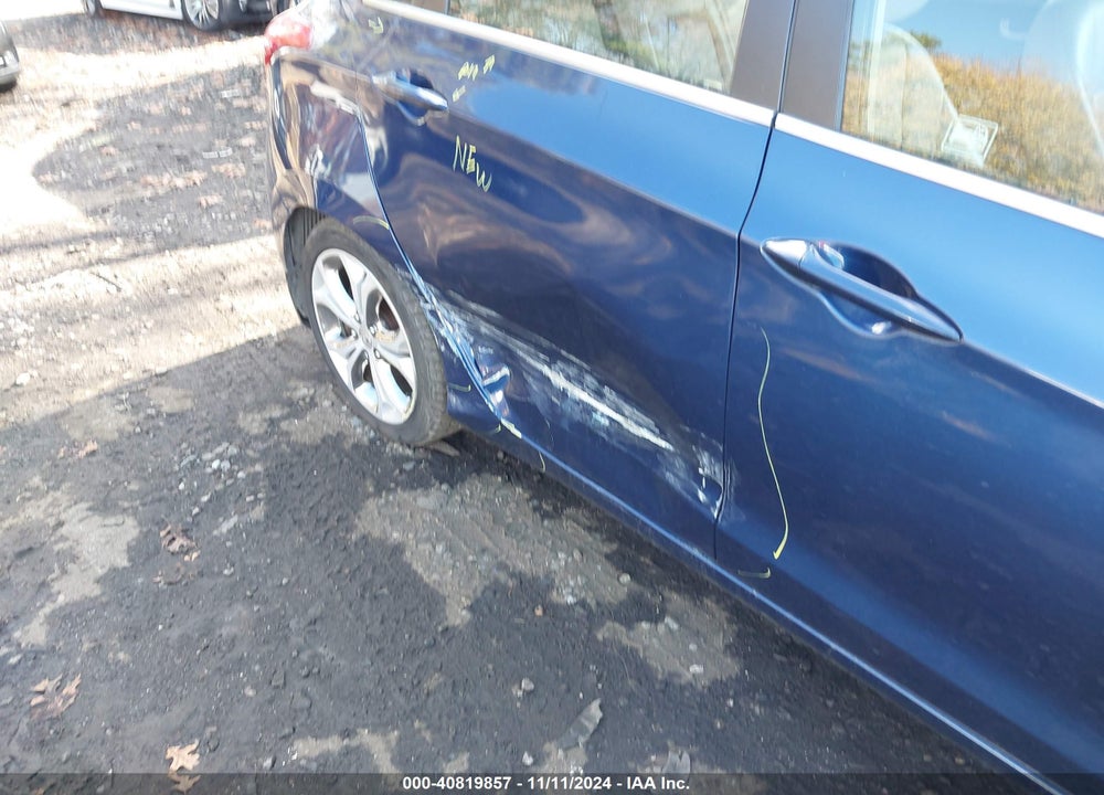 2013 HYUNDAI ELANTRA GT VIN: KMHD35LE8DU091378