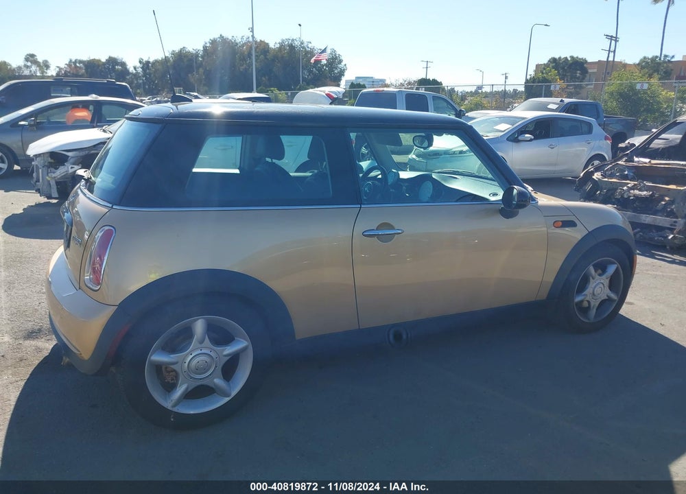 2005 MINI COOPER VIN: WMWRC33475TJ67022