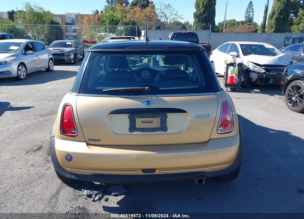 2005 MINI COOPER VIN: WMWRC33475TJ67022