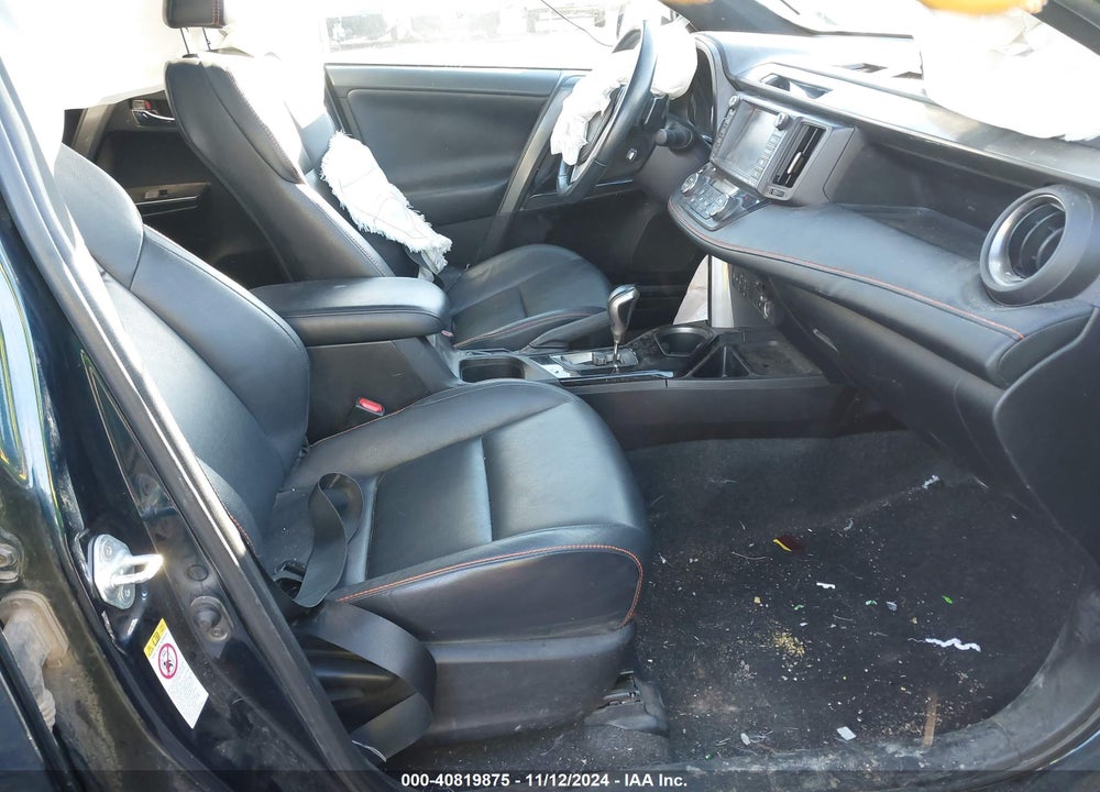 2017 TOYOTA RAV4 VIN: 2T3JFREV7HW647191