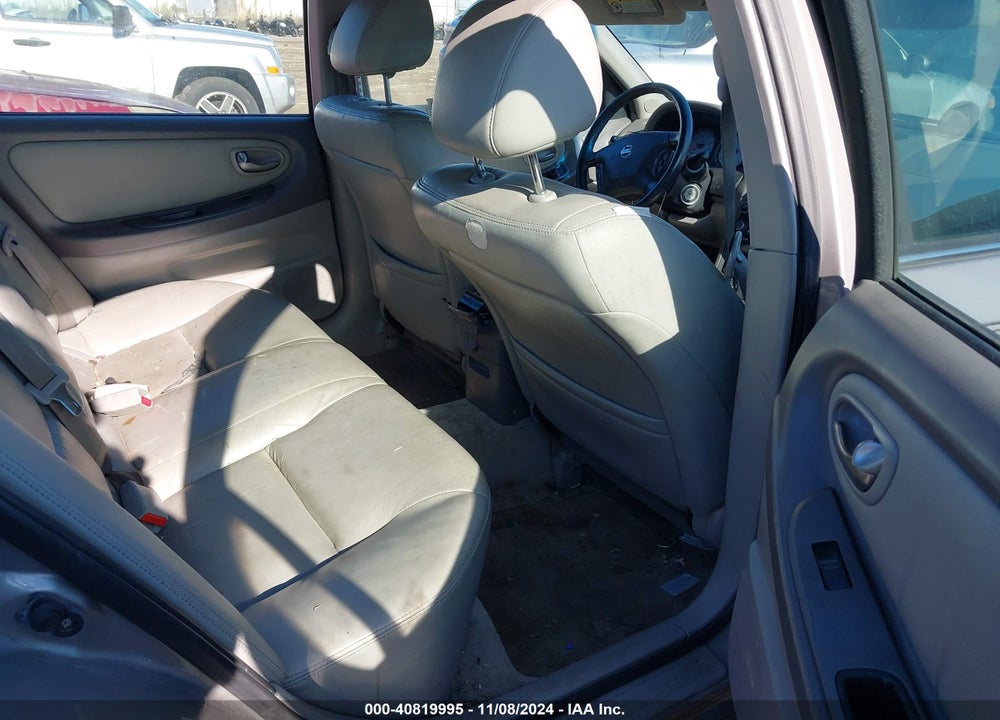 2002 NISSAN MAXIMA SE VIN: JN1DA31A82T301370