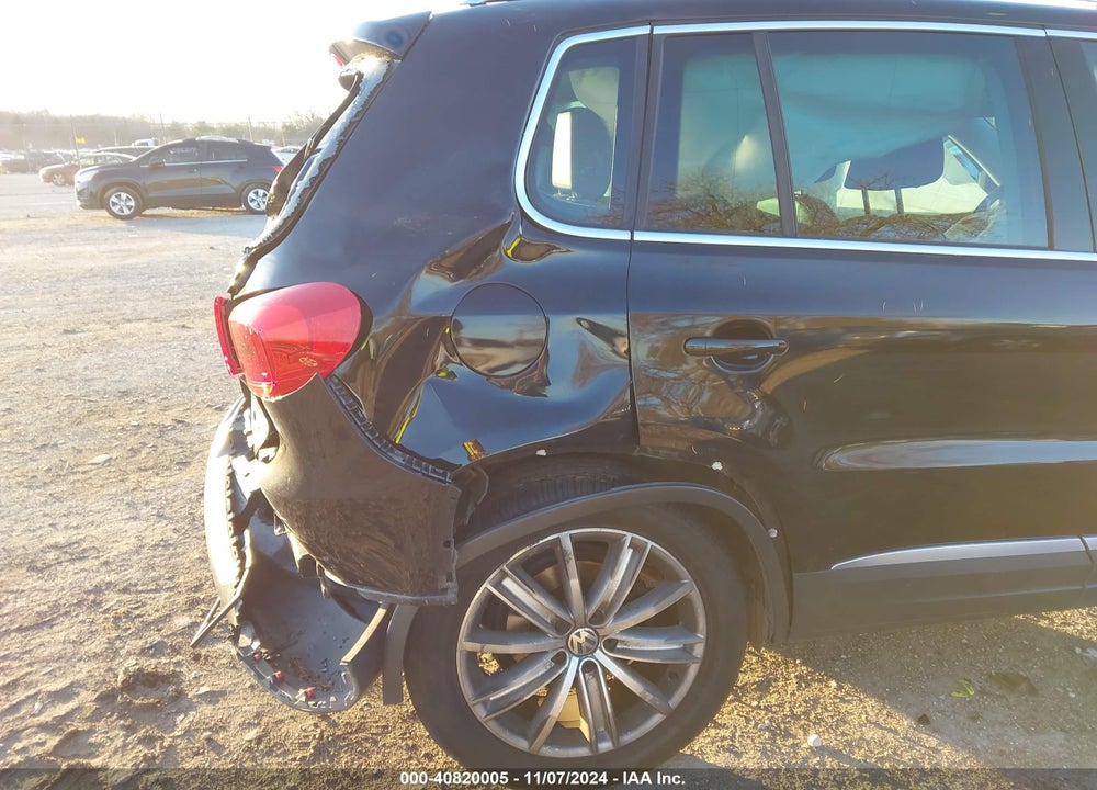 2016 VOLKSWAGEN TIGUAN SE VIN: WVGAV7AX0GW576359