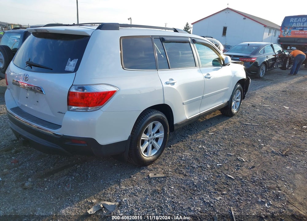 2013 TOYOTA HIGHLANDER SE V6 VIN: 5TDBK3EH3DS268031
