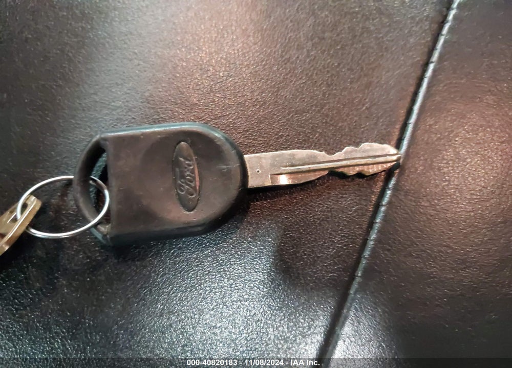 2010 FORD ESCAPE LIMITED VIN: 1FMCU9EG3AKC24618