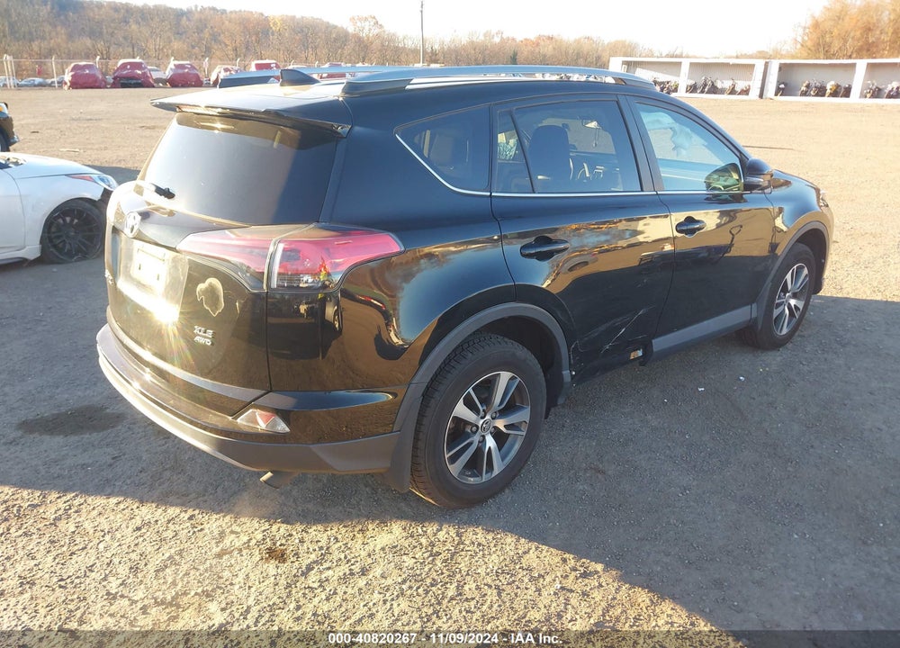 2017 TOYOTA RAV4 XLE VIN: 2T3RFREV4HW563056