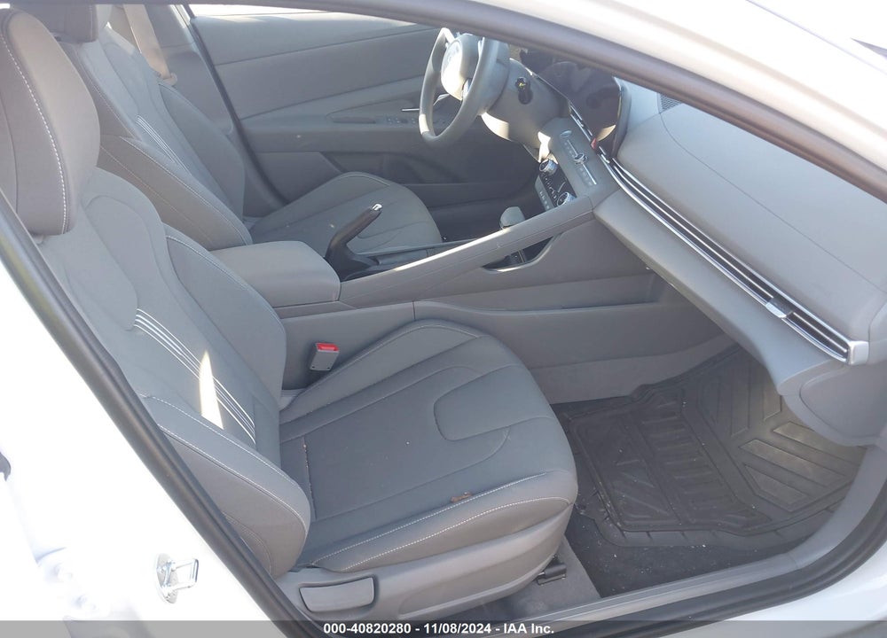 2024 HYUNDAI ELANTRA SEL VIN: KMHLM4DG2RU681862