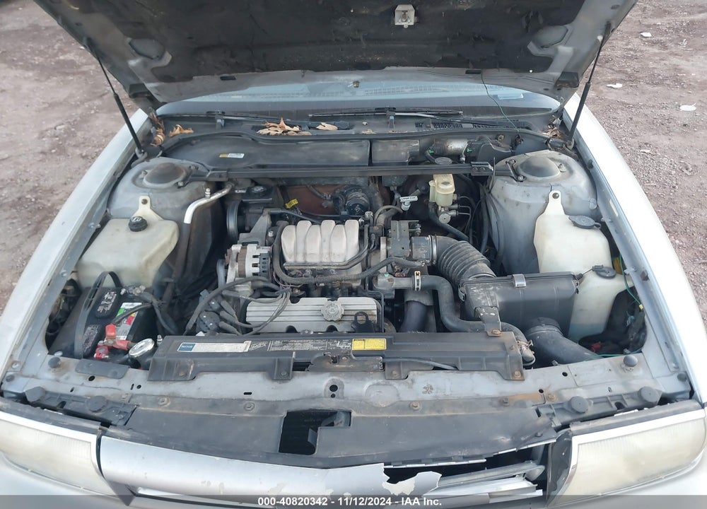 1992 OLDSMOBILE 88 ROYALE VIN: 1G3HN53L8N1820478