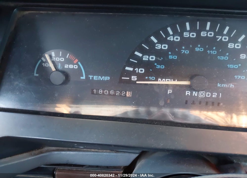 1992 OLDSMOBILE 88 ROYALE VIN: 1G3HN53L8N1820478