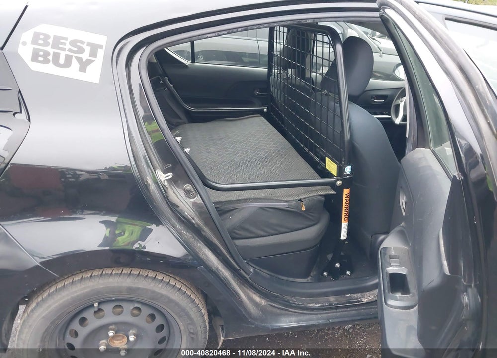 2016 TOYOTA PRIUS C TWO VIN: JTDKDTB31G1126166