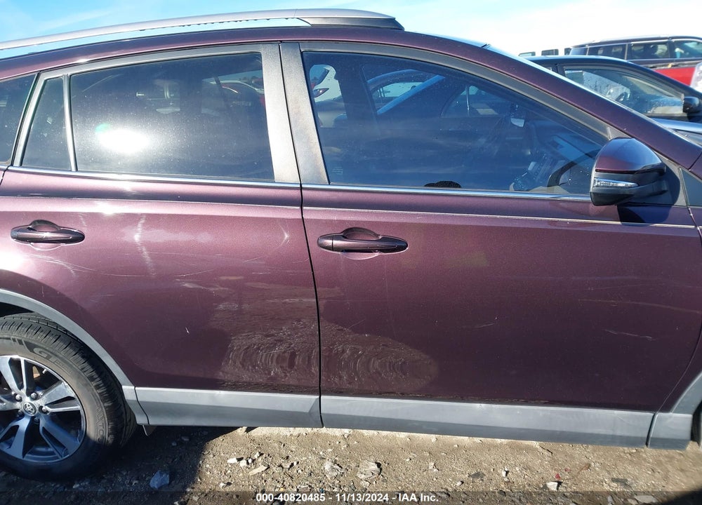 2017 TOYOTA RAV4 XLE VIN: 2T3WFREVXHW333816