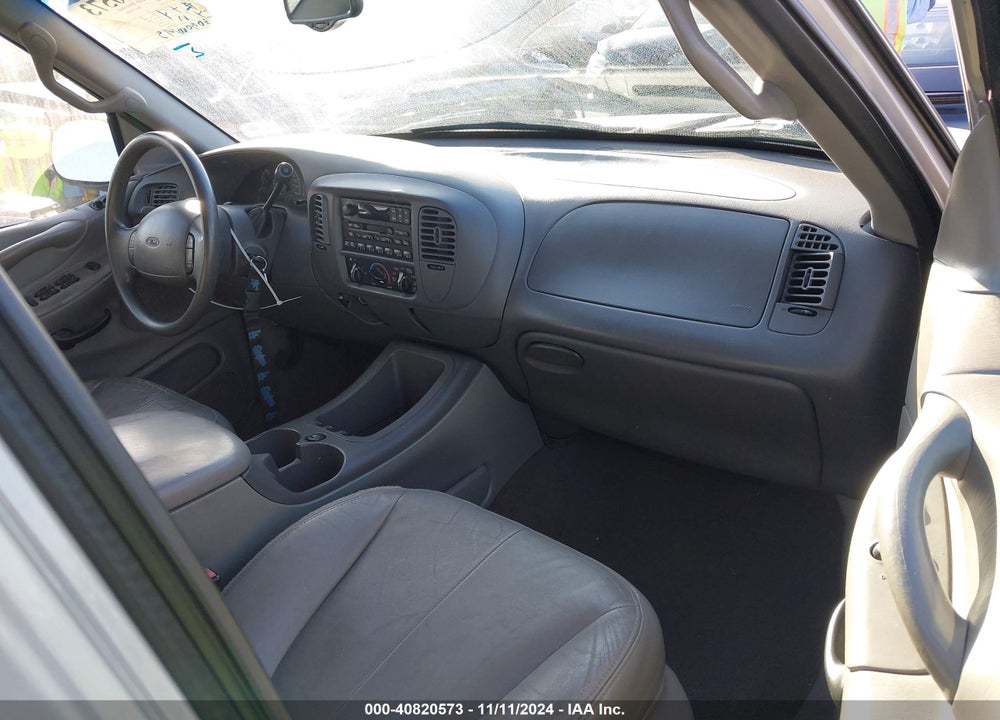 2001 FORD EXPEDITION XLT VIN: 1FMEU15L71LB28962