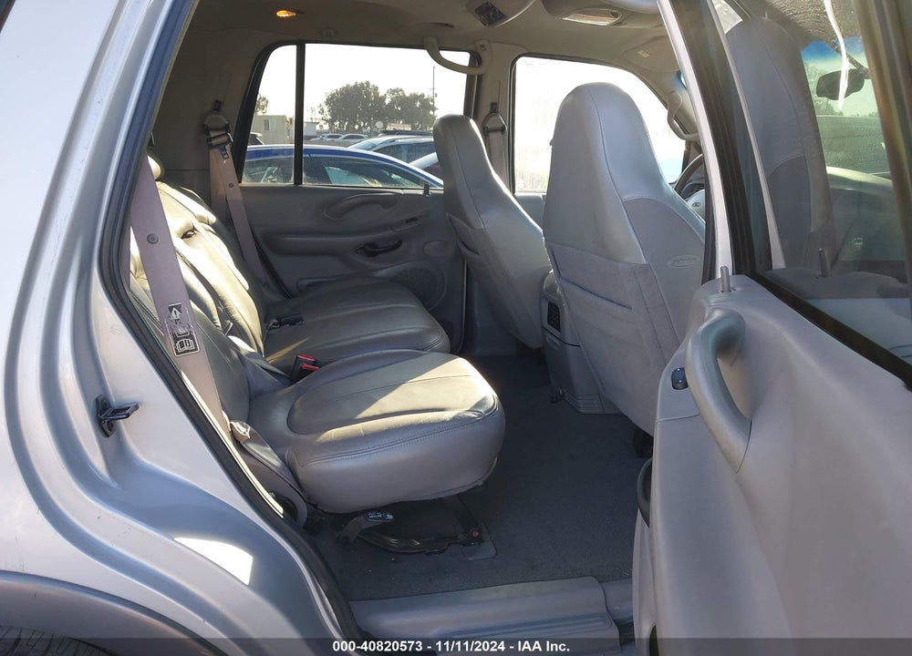 2001 FORD EXPEDITION XLT VIN: 1FMEU15L71LB28962