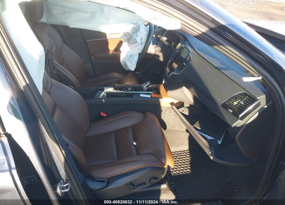 2022 VOLVO XC90 RECHARGE PLUG-IN HYBRID T8 INSCRIPTION 7 PASSENGER VIN: YV4BR0CL4N1816664
