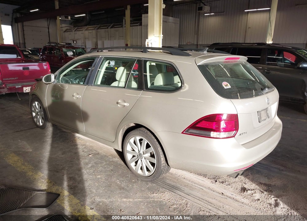 2013 VOLKSWAGEN JETTA SPORTWAGEN 2.0L TDI VIN: 3VWML7AJ0DM641304