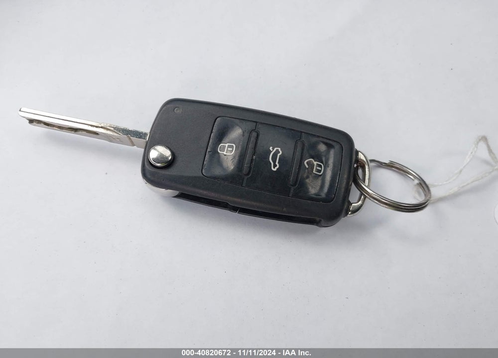 2013 VOLKSWAGEN GOLF 2.5L 4-DOOR VIN: WVWDB7AJ6DW139967