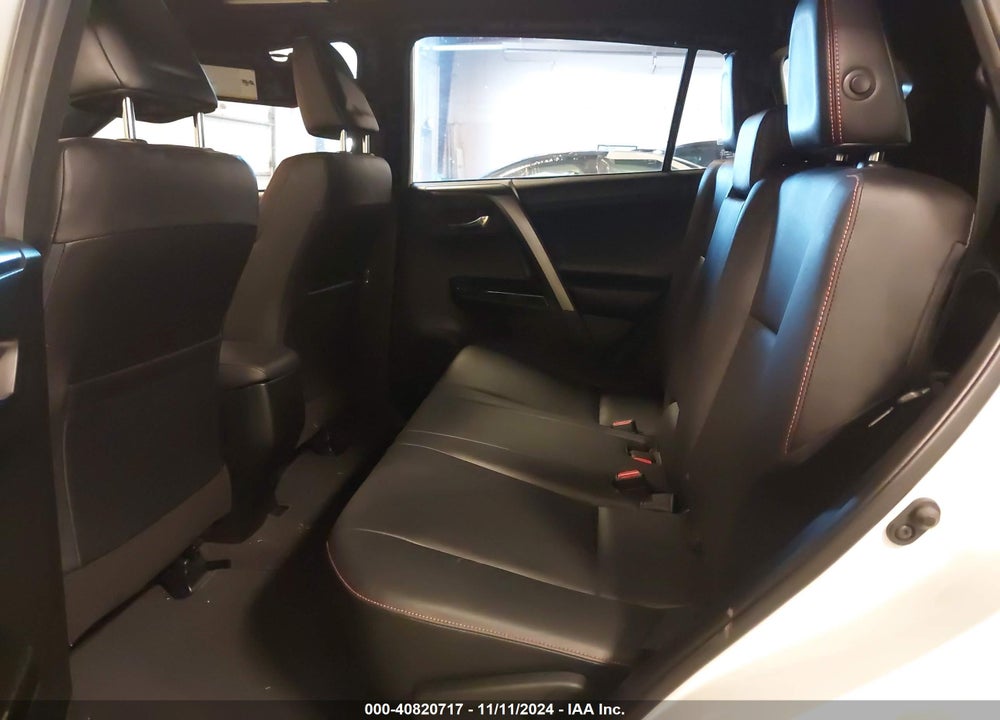 2018 TOYOTA RAV4 SE VIN: JTMJFREV0JJ736475