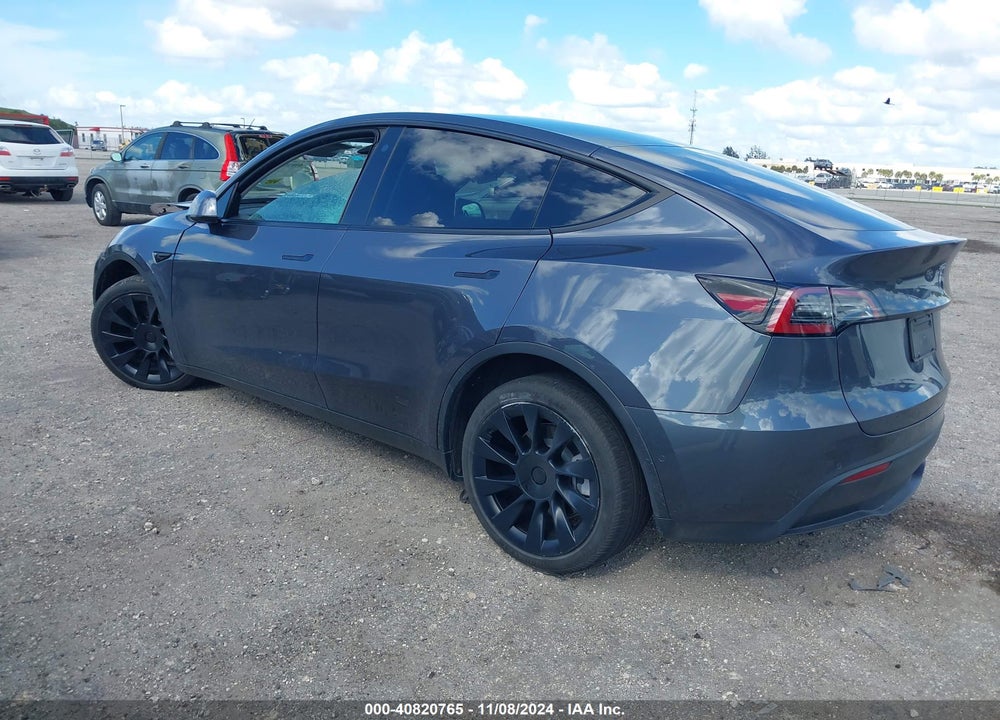 2022 TESLA MODEL Y LONG RANGE DUAL MOTOR ALL-WHEEL DRIVE VIN: 7SAYGDEE6NA003715