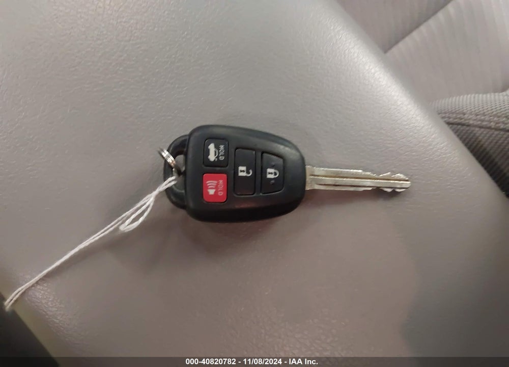 2016 TOYOTA CAMRY LE VIN: 4T1BF1FK1GU521183