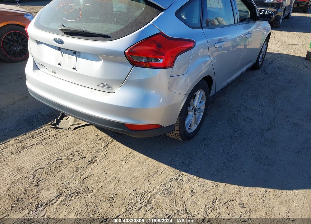 2015 FORD FOCUS SE VIN: 1FADP3K24FL308055
