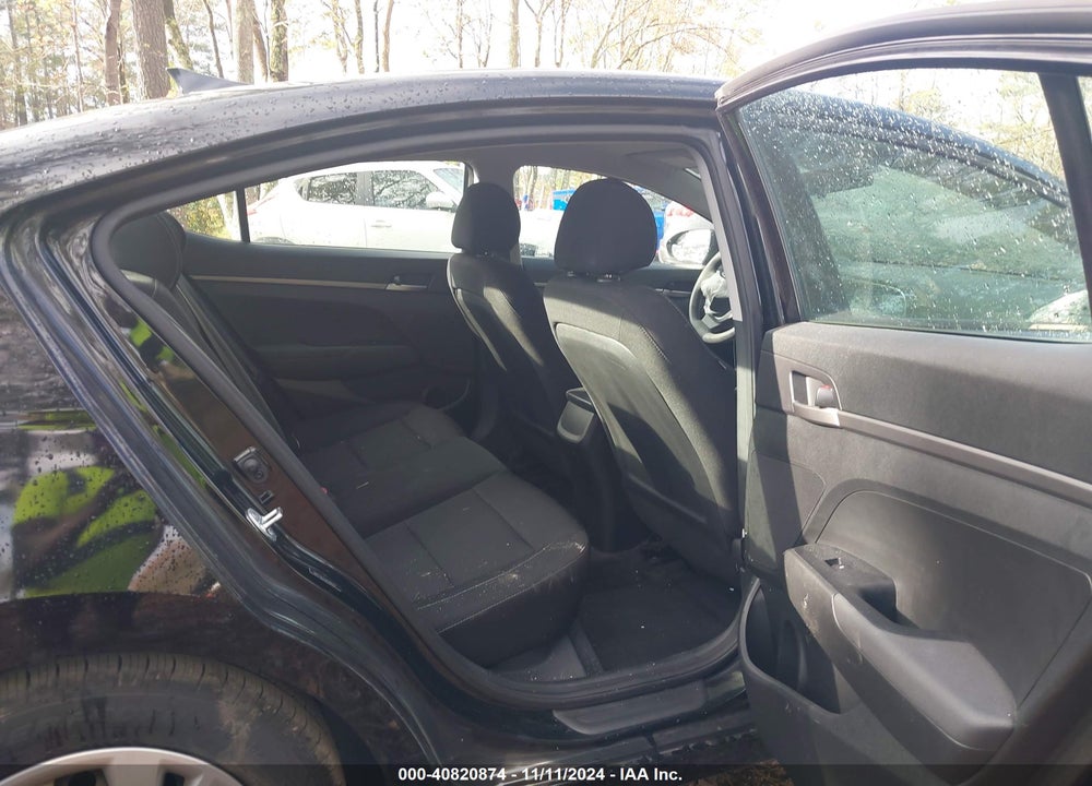 2018 HYUNDAI ELANTRA SE VIN: 5NPD74LF6JH389347