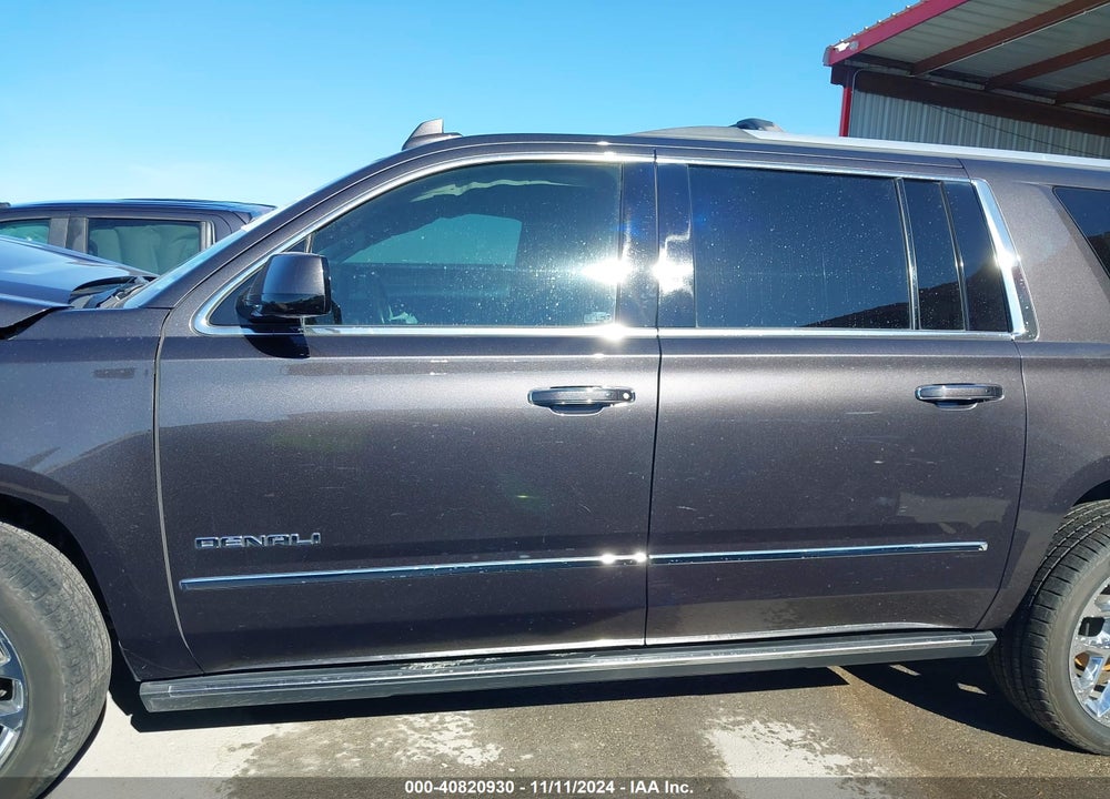 2018 GMC YUKON XL DENALI VIN: 1GKS2HKJ3JR305727