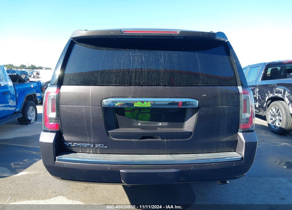 2018 GMC YUKON XL DENALI VIN: 1GKS2HKJ3JR305727