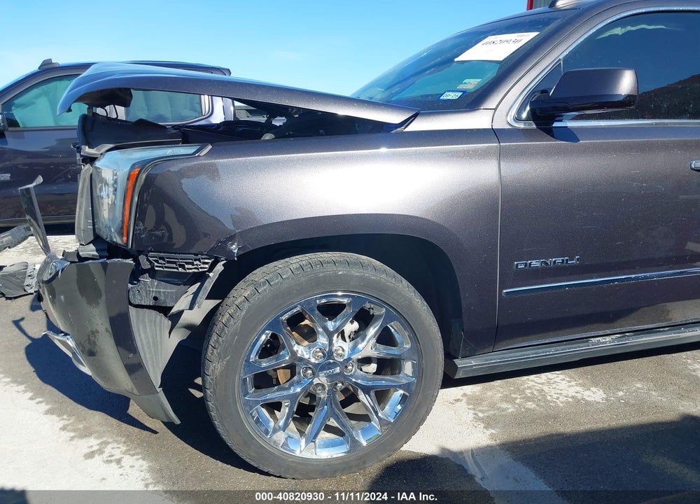 2018 GMC YUKON XL DENALI VIN: 1GKS2HKJ3JR305727