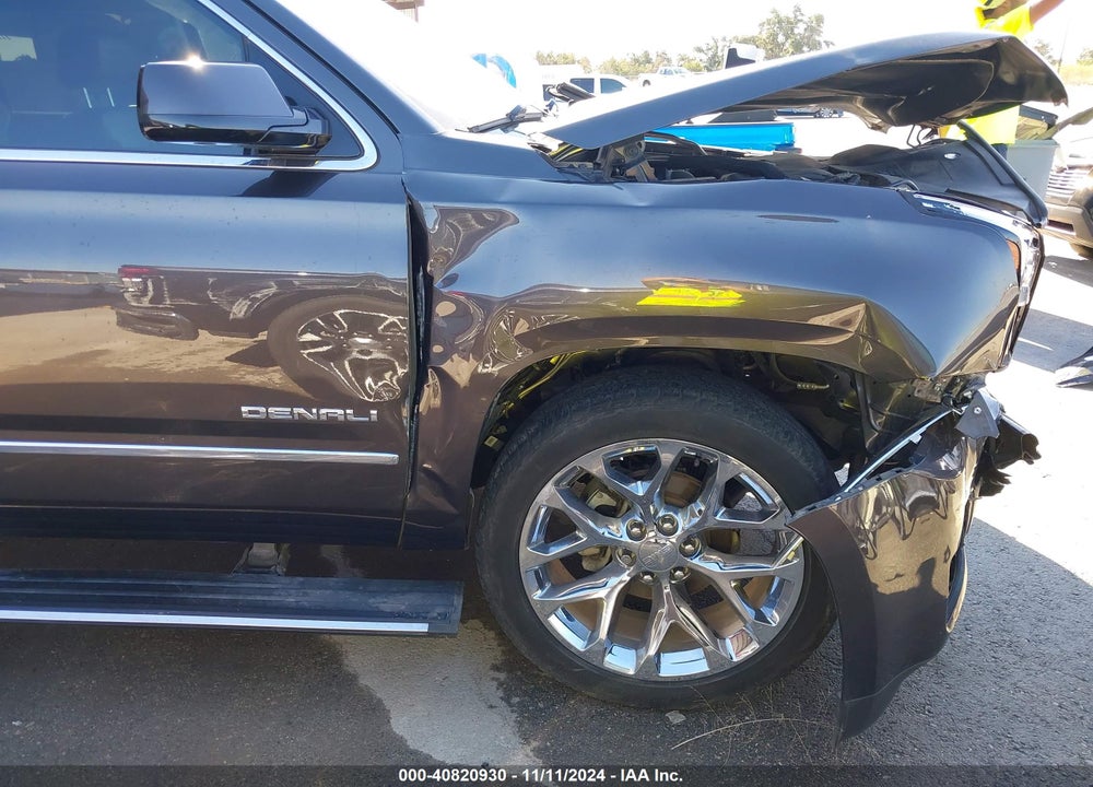 2018 GMC YUKON XL DENALI VIN: 1GKS2HKJ3JR305727