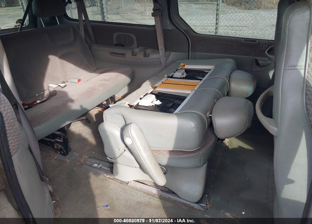 2000 DODGE GRAND CARAVAN SE VIN: 2B4GP44G3YR516330