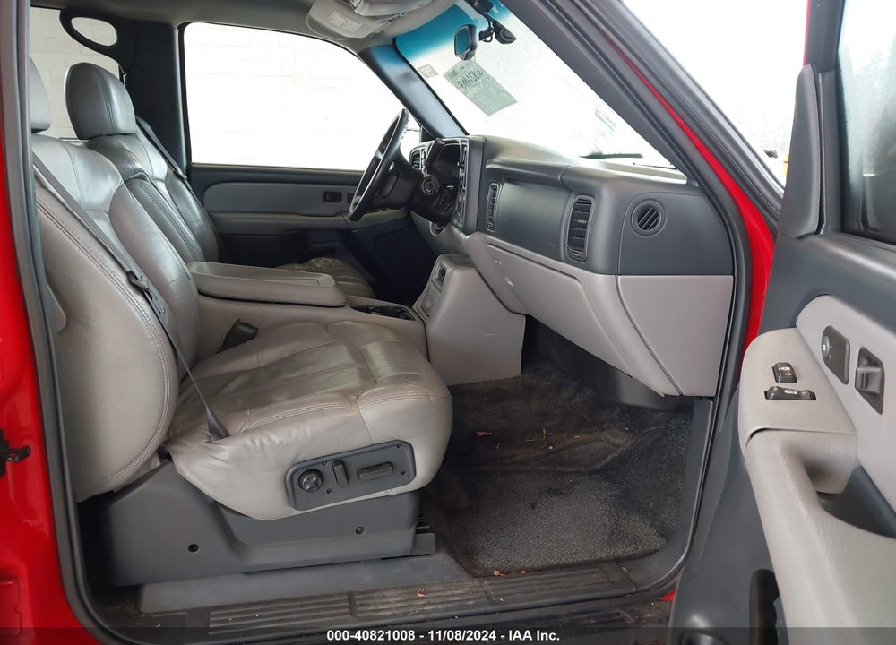 2001 CHEVROLET TAHOE LT VIN: 1GNEK13TX1R128469