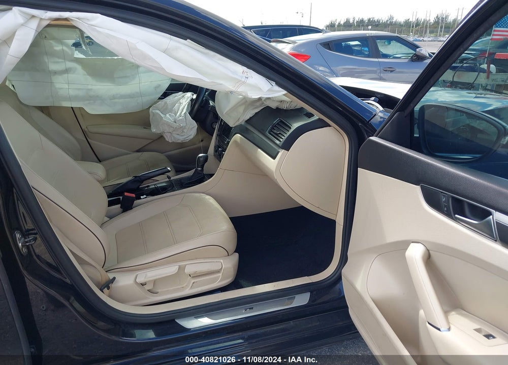 2017 VOLKSWAGEN PASSAT 1.8T R-LINE VIN: 1VWDT7A38HC067365