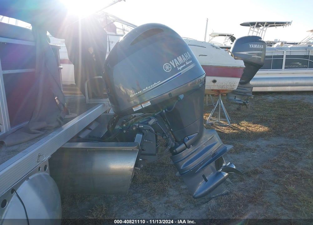 2018 BENNINGTON OTHER VIN: ETWF6388B818