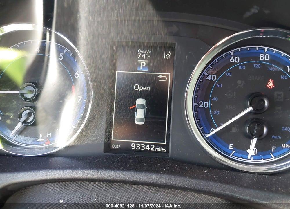 2018 TOYOTA COROLLA SE VIN: 2T1BURHE1JC967368